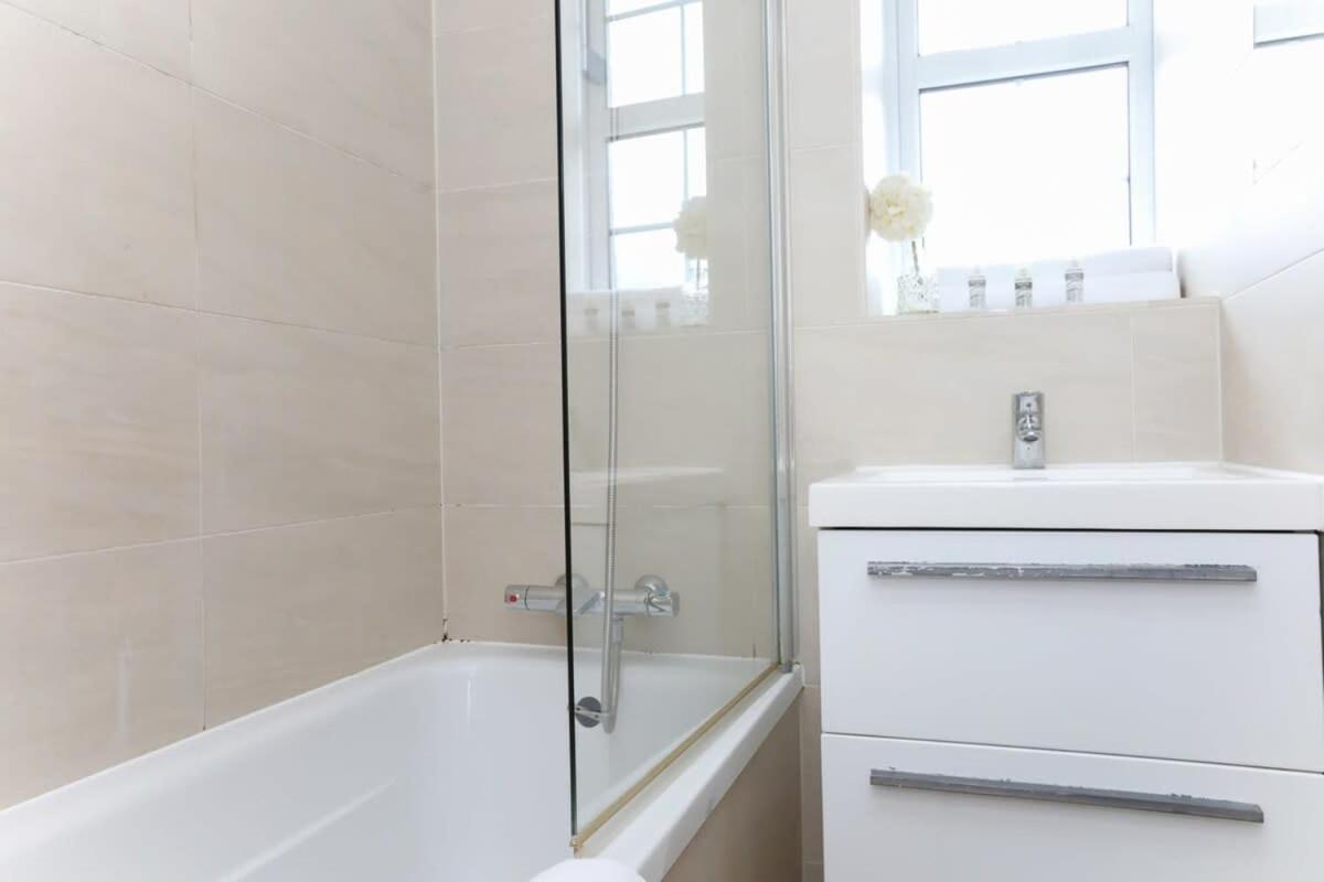2 Bedroom Apartment In Waterloo Central London Exterior photo